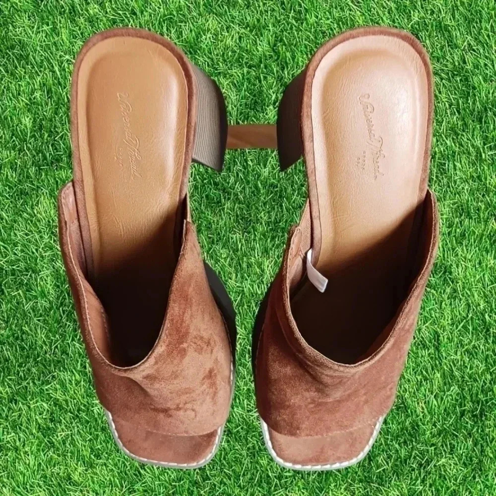 Universal Thread Platform Heels Mules Slip On Siz… - image 4